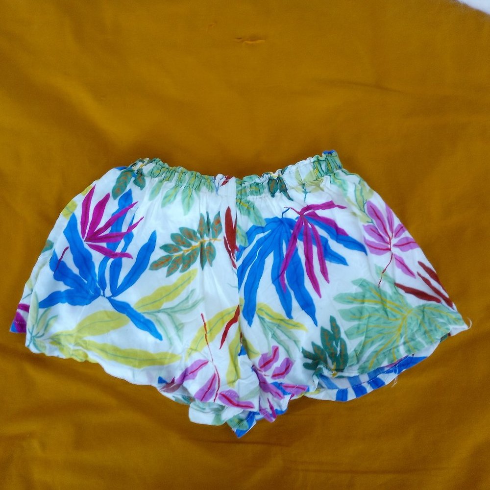 Cyrillus-Vibrant summer foliage print shorts size 10